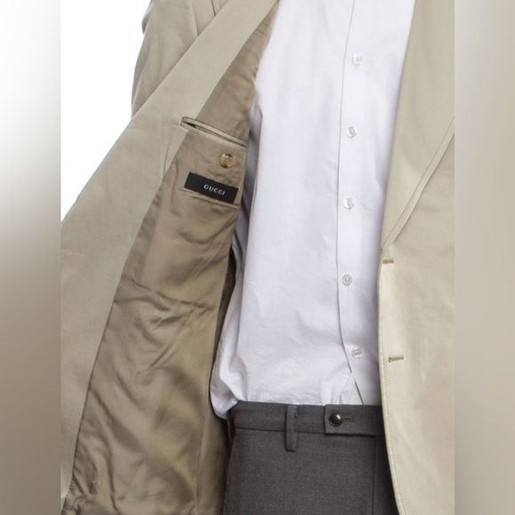 Gucci Tan colored Ultra Classy 2 bottom Blazer  in Excellent Condition (54R) - Picture 6 of 8